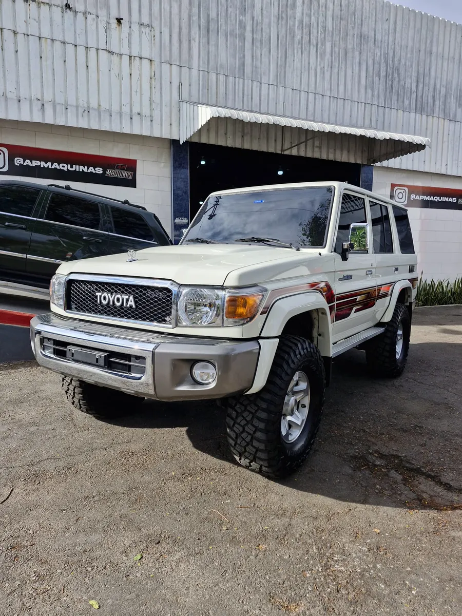 Toyota Land Cruiser LX 2023 Blanco Maracay