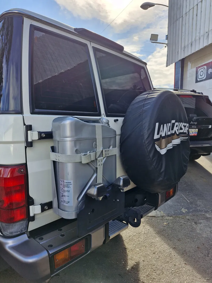 Toyota Land Cruiser LX 2023 Blanco Maracay