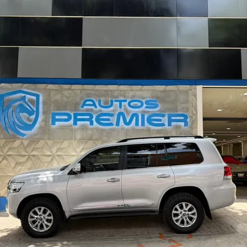 Toyota Land Cruiser 200 VX 2021 Plateado Caracas