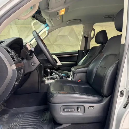 Toyota Land Cruiser 200 VX 2021 Plateado Caracas
