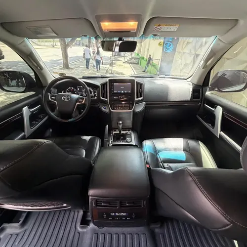 Toyota Land Cruiser 200 VX 2021 Plateado Caracas