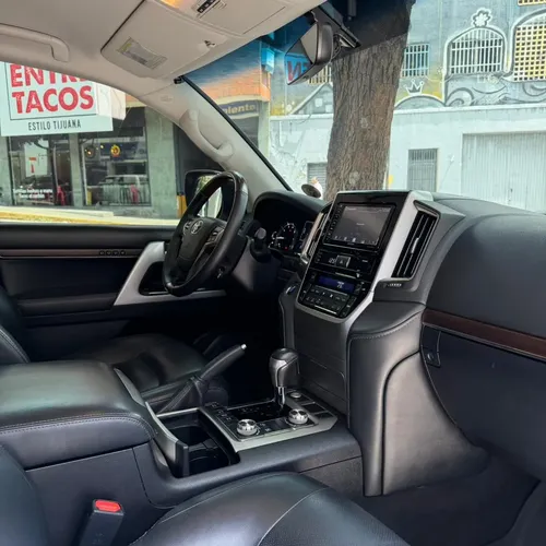 Toyota Land Cruiser 200 VX 2021 Plateado Caracas