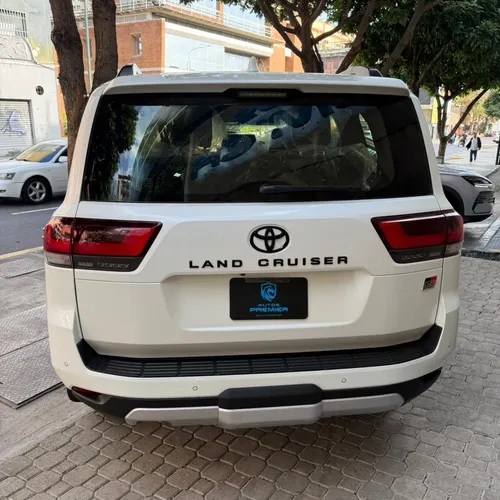 Toyota Land Cruiser 300 GR 2025 Blanco Caracas