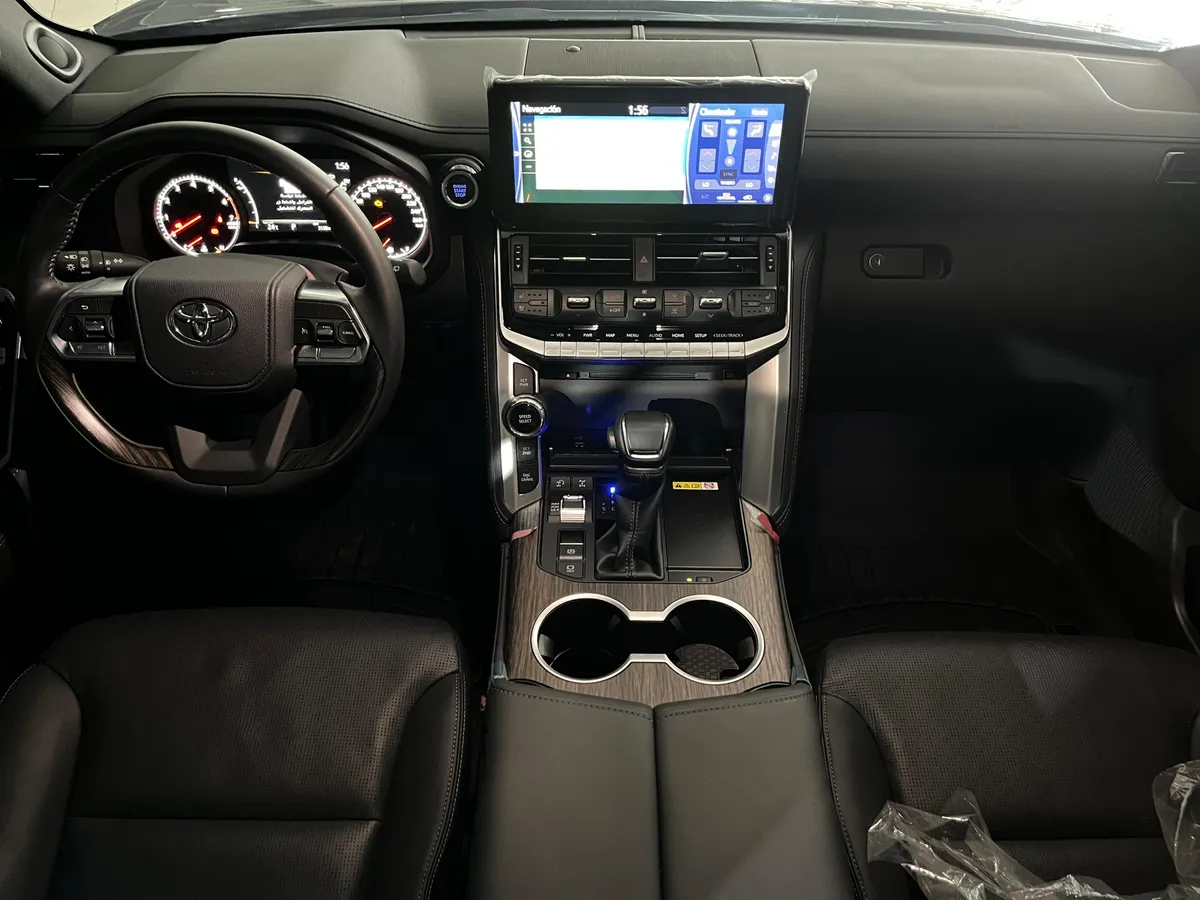Toyota Land Cruiser 300 2024 Gris Caracas