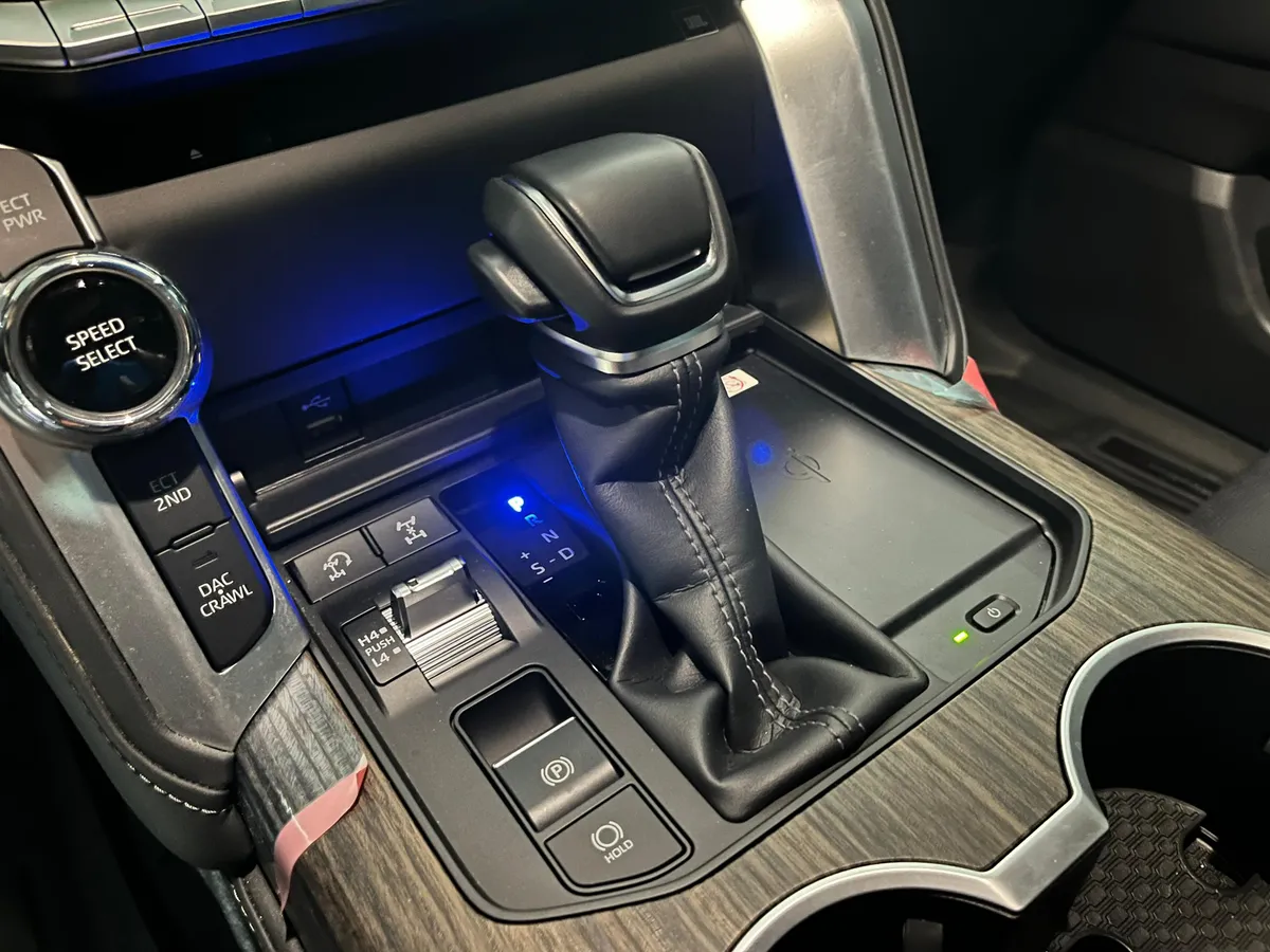 Toyota Land Cruiser 300 2024 Gris Caracas