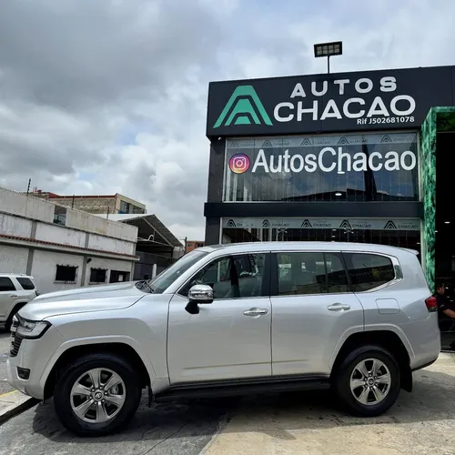 Toyota Land Cruiser 300 VX 2024 Plateado Caracas