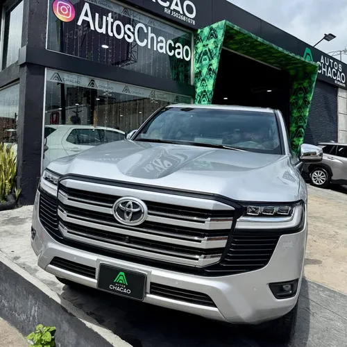 Toyota Land Cruiser 300 VX 2024 Plateado Caracas