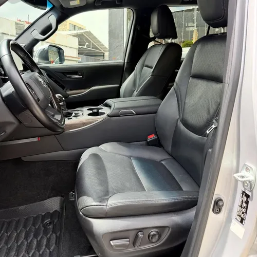 Toyota Land Cruiser 300 VX 2024 Plateado Caracas