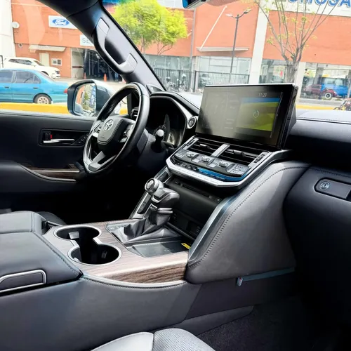 Toyota Land Cruiser 300 VX 2024 Plateado Caracas