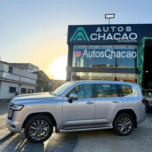 Toyota Land Cruiser 300 VX 2025 Plateado Caracas