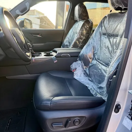 Toyota Land Cruiser 300 VX 2025 Plateado Caracas