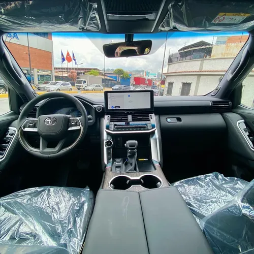 Toyota Land Cruiser 300 VX 2025 Blanco Caracas