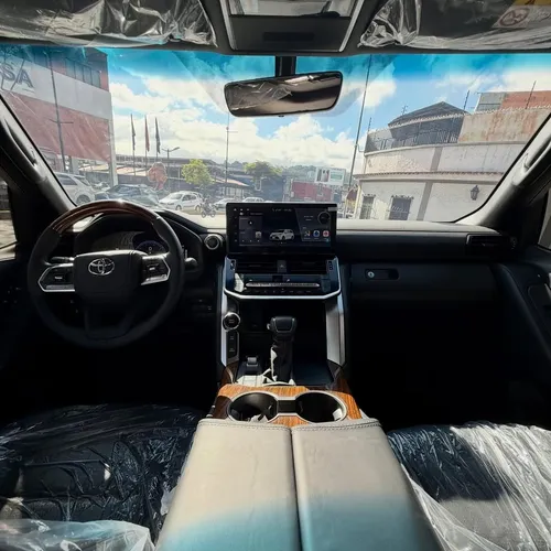 Toyota Land Cruiser 300 VX 2025 Blanco Caracas