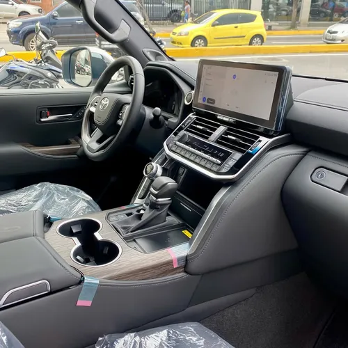 Toyota Land Cruiser 300 VX 2025 Blanco Caracas