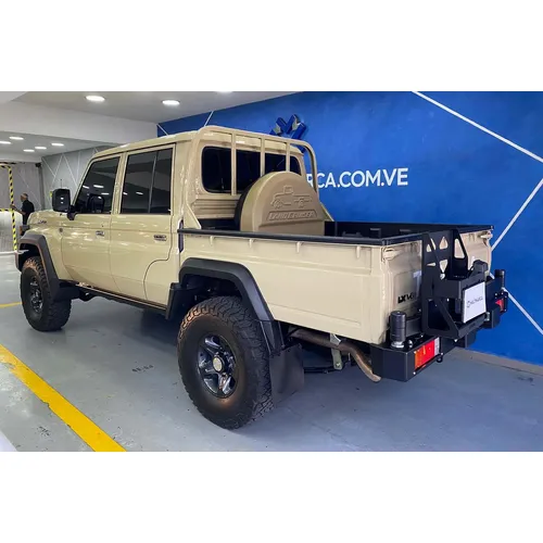 Toyota Land Cruiser 76 2025 Beige Caracas
