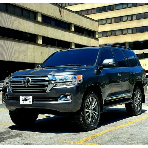 Toyota Land Cruiser 200 2017 Gris Caracas