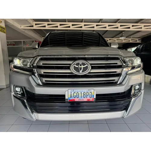Toyota Land Cruiser 200 2021 Plateado Caracas