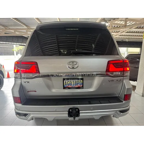 Toyota Land Cruiser 200 2021 Plateado Caracas
