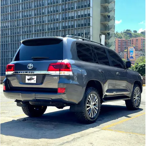 Toyota Land Cruiser 200 2017 Gris Caracas