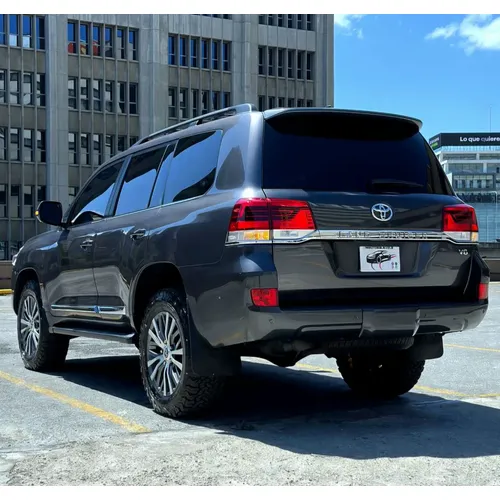 Toyota Land Cruiser 200 2017 Gris Caracas