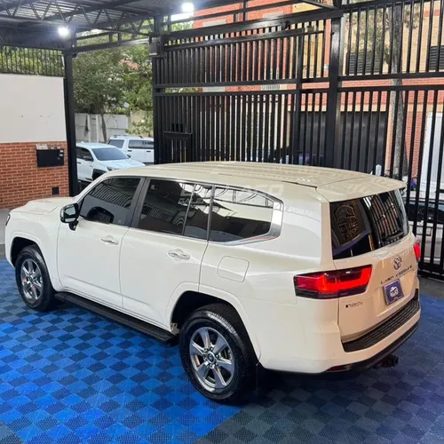 Toyota Land Cruiser 300 2024 Blanco Caracas