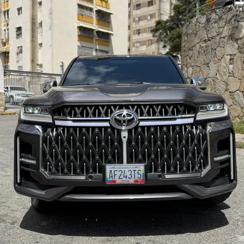 Toyota Land Cruiser 300 2024 Gris Caracas