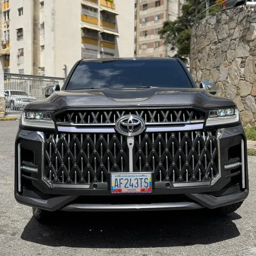Toyota Land Cruiser 300 2024 Gris Caracas