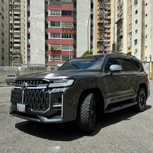 Toyota Land Cruiser 300 2024 Gris Caracas