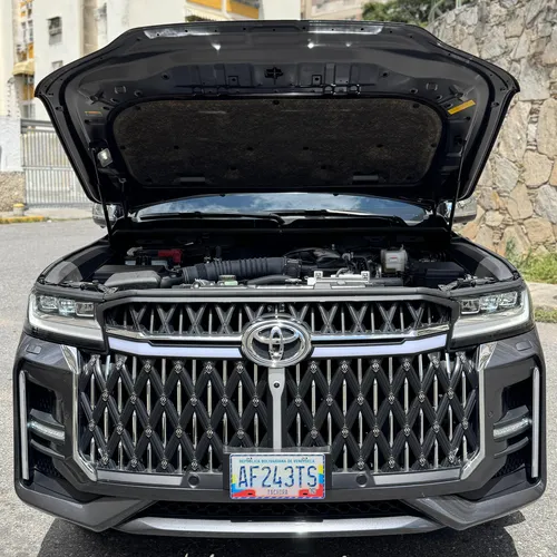 Toyota Land Cruiser 300 2024 Gris Caracas