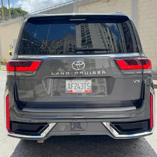 Toyota Land Cruiser 300 2024 Gris Caracas