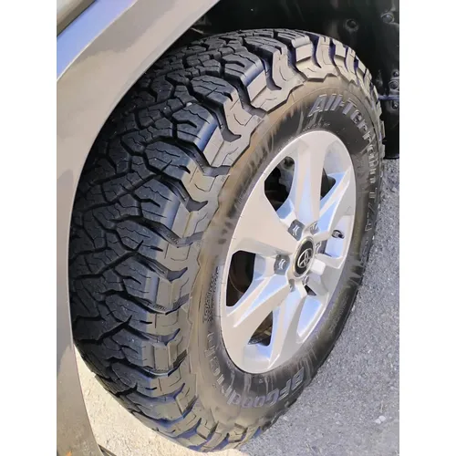 Toyota Land Cruiser 300 2025 Gris Girardot