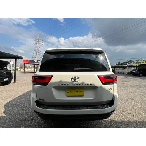 Toyota Land Cruiser 300 2024 Blanco Valencia
