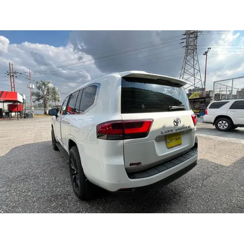 Toyota Land Cruiser 300 2024 Blanco Valencia