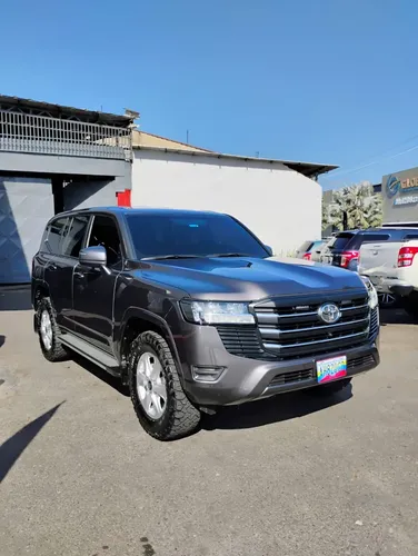 Toyota Land Cruiser 300 2025 Gris Girardot