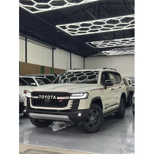 Toyota Land Cruiser 300 GR 2025 Blanco Caracas