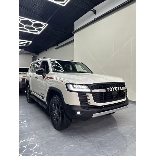 Toyota Land Cruiser 300 GR 2025 Blanco Caracas