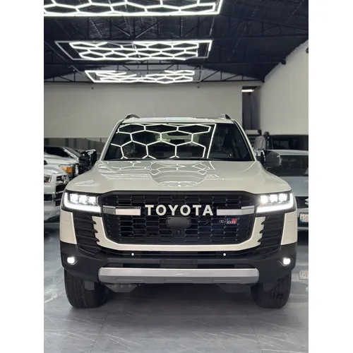 Toyota Land Cruiser 300 GR 2025 Blanco Caracas