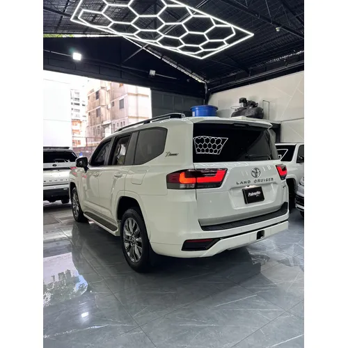 Toyota Land Cruiser 300 GX.R 2022 Blanco Caracas