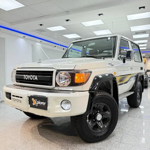 Toyota Land Cruiser 71 LX 2022 Blanco Caracas