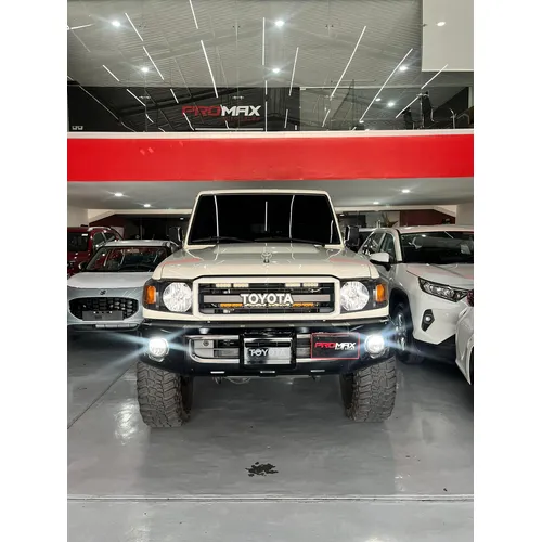 Toyota Land Cruiser 71 LX 2023 Blanco Caracas