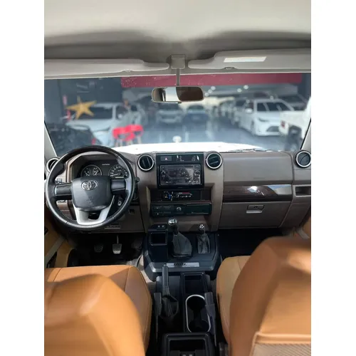 Toyota Land Cruiser 71 LX 2023 Blanco Caracas