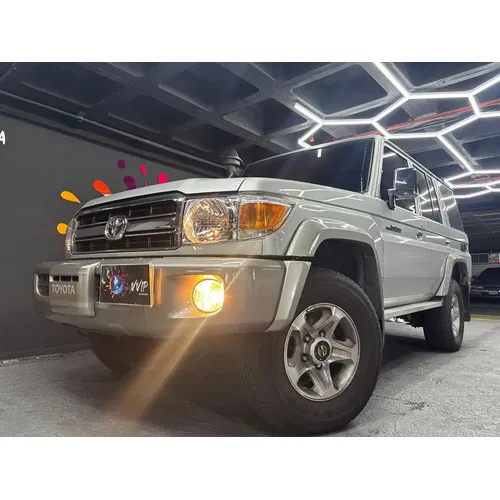 Toyota Land Cruiser Machito 2023 Plateado Caracas