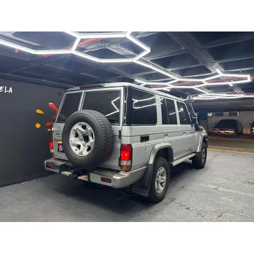 Toyota Land Cruiser Machito 2023 Plateado Caracas