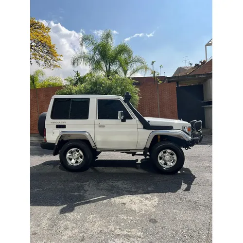 Toyota Land Cruiser Machito 2005 Blanco Caracas