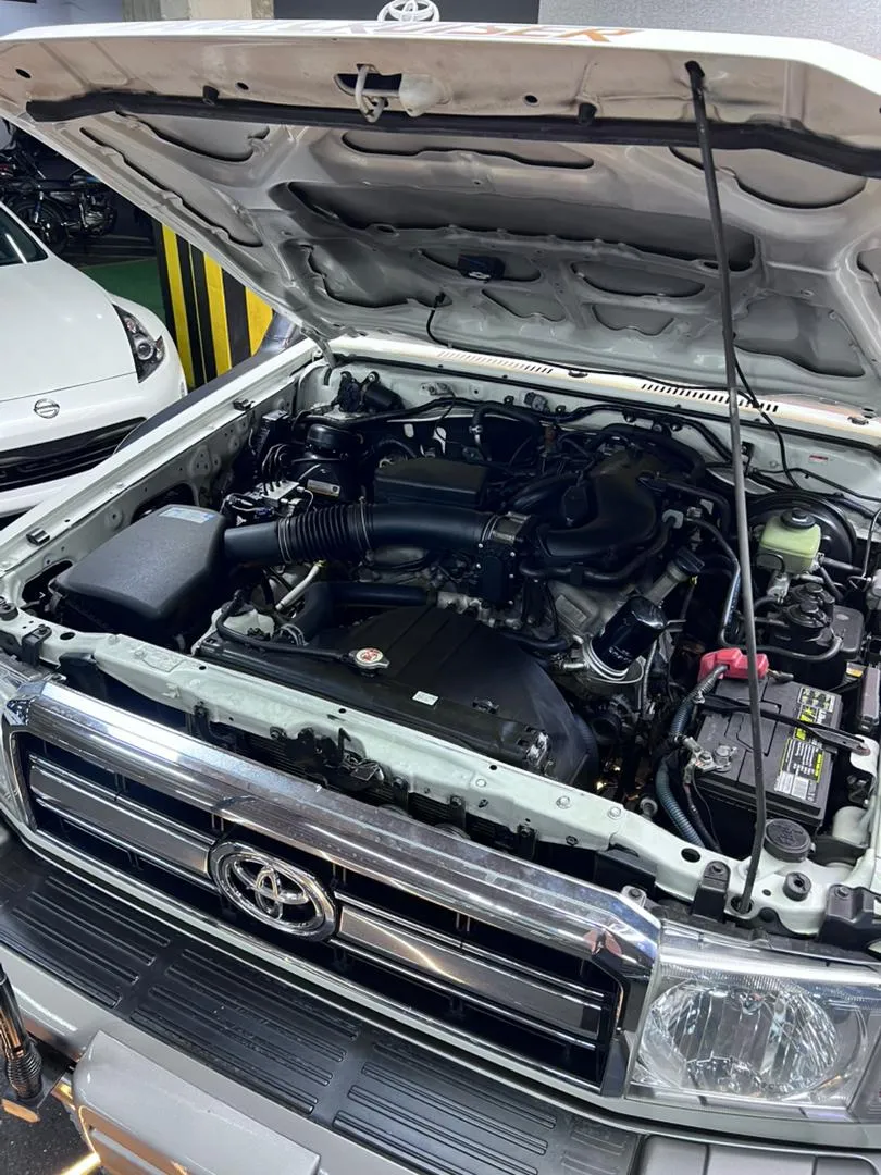 Toyota Land Cruiser Machito 2018 BLANCO15