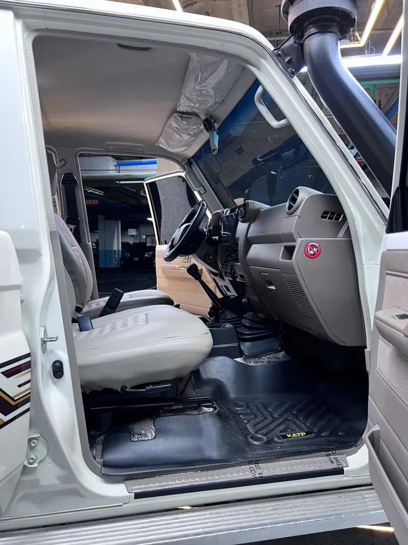 Toyota Land Cruiser Machito 2018 BLANCO7