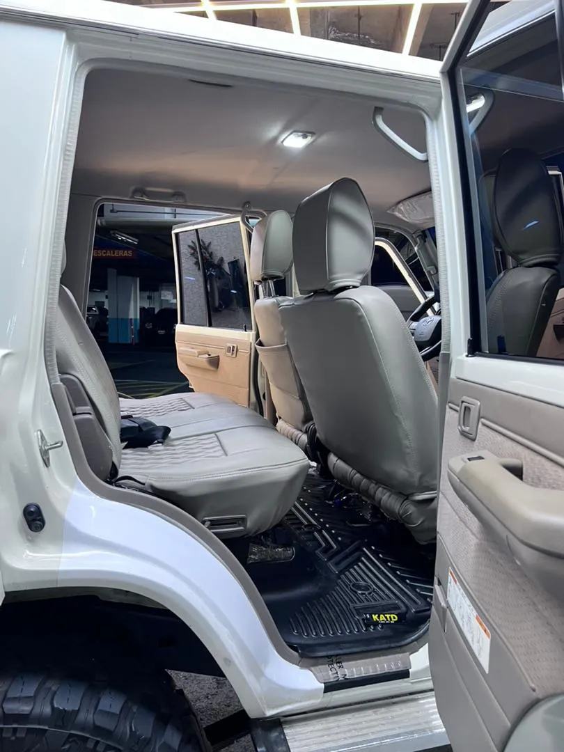 Toyota Land Cruiser Machito 2018 BLANCO8