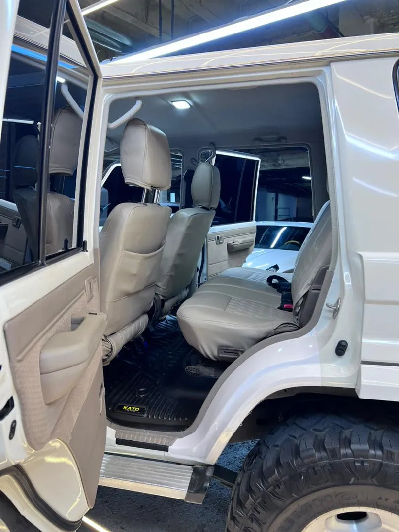 Toyota Land Cruiser Machito 2018 BLANCO9