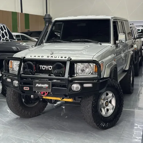 Toyota Land Cruiser Machito 2022 Plateado Caracas