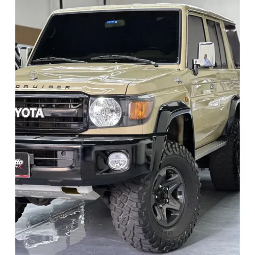 Toyota Land Cruiser 2023 Beige Caracas